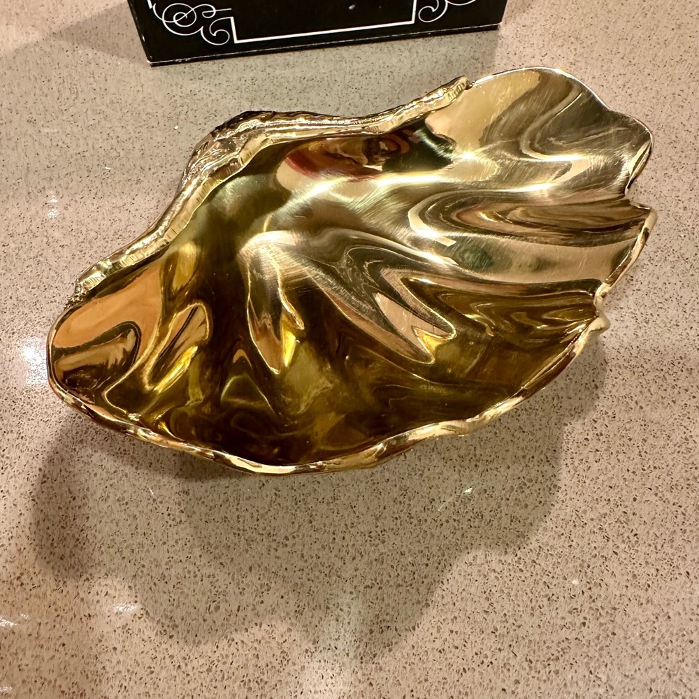 Vintage Brass Clam Shell Trinket Tray or Soap Dish  Heavy Brass Sz 6”x4.5”